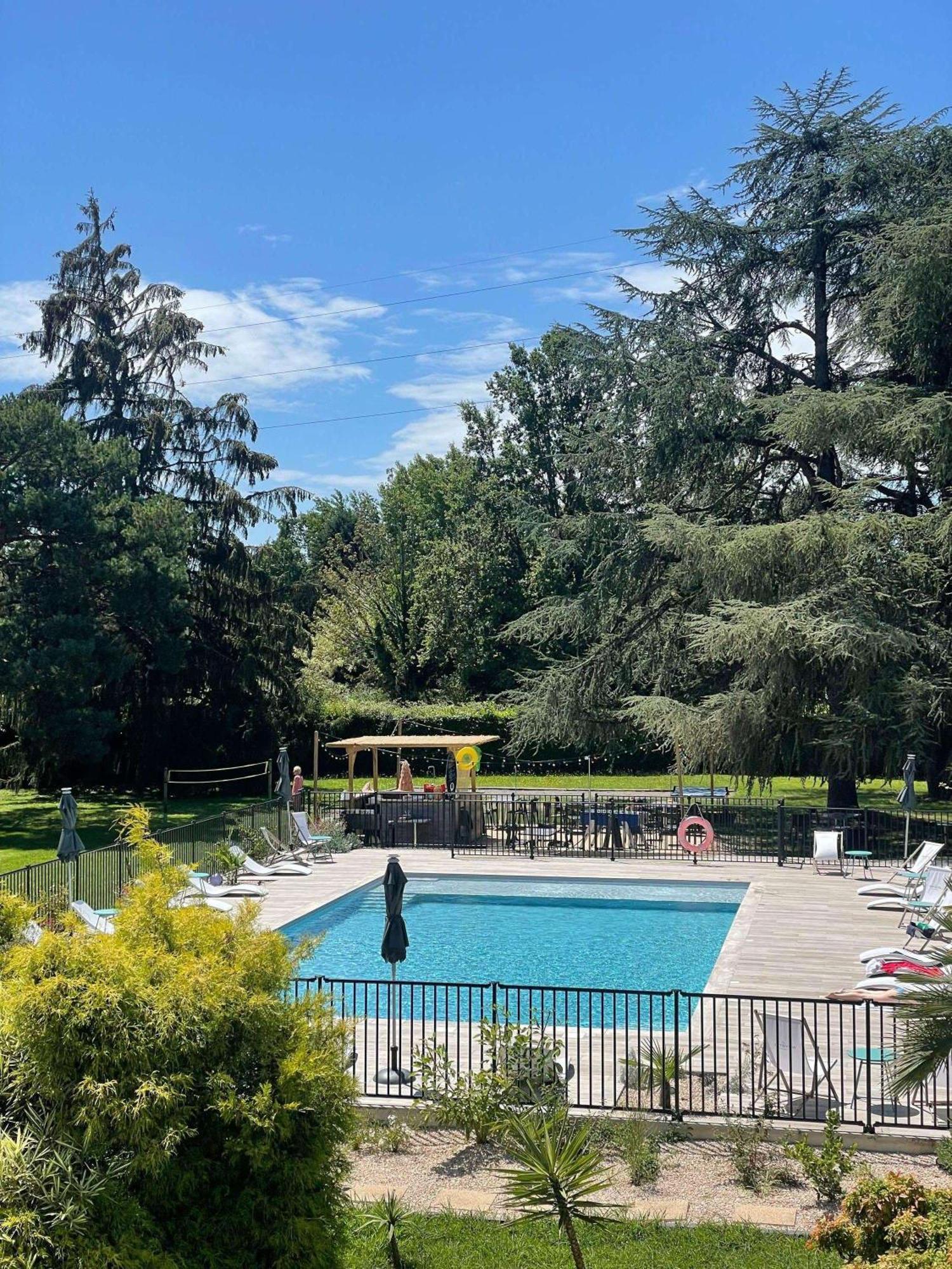 Novotel Pau Pyrenees Лескар Екстериор снимка