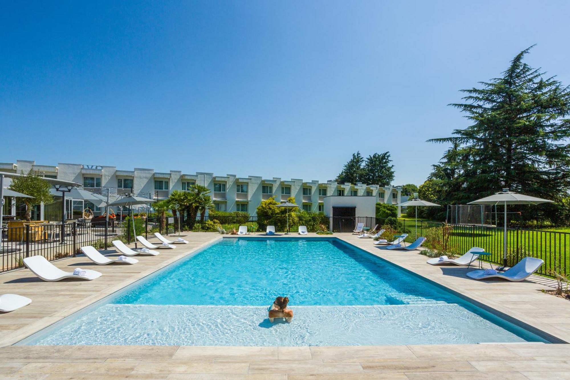 Novotel Pau Pyrenees Лескар Екстериор снимка