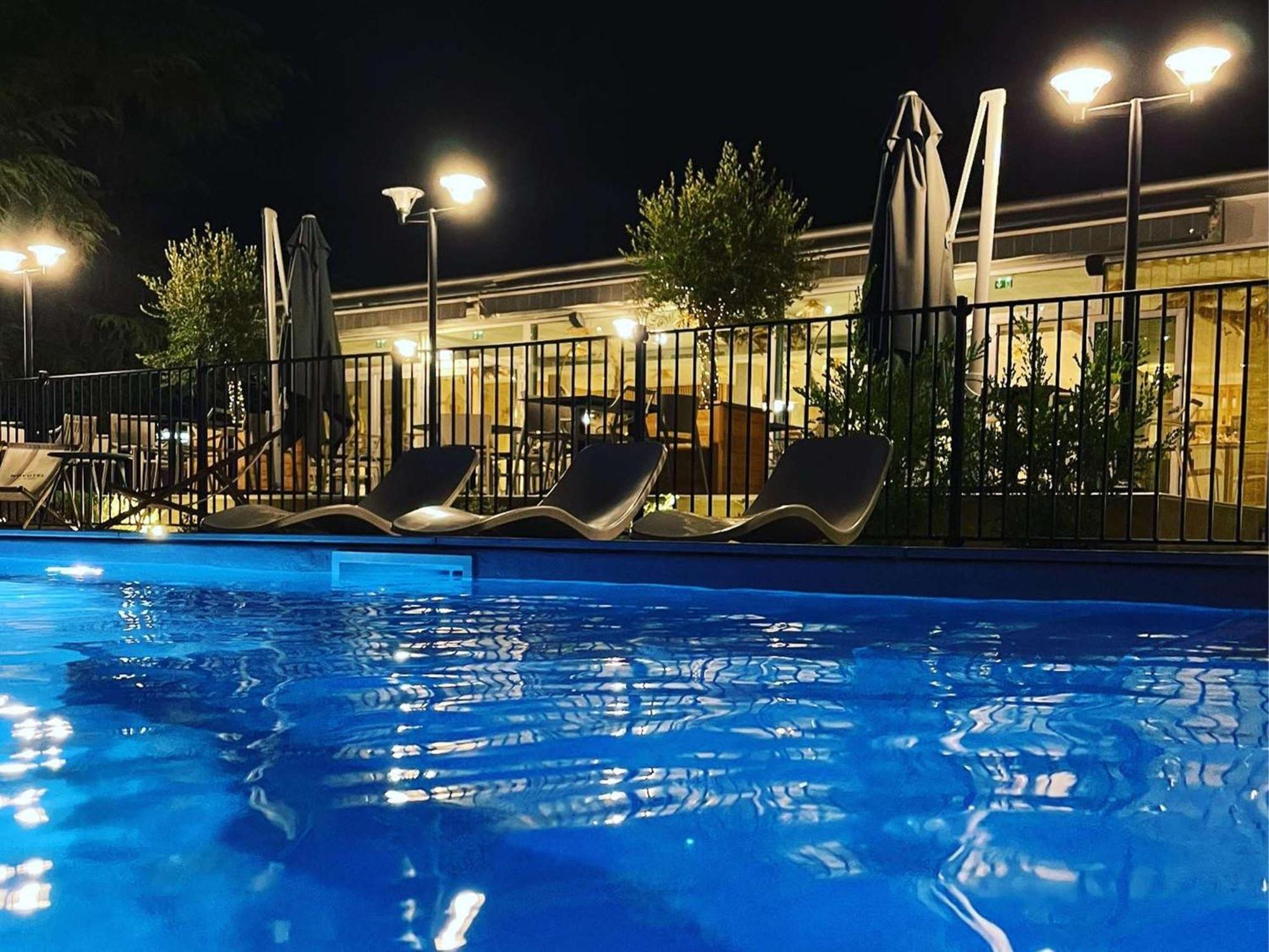 Novotel Pau Pyrenees Лескар Екстериор снимка