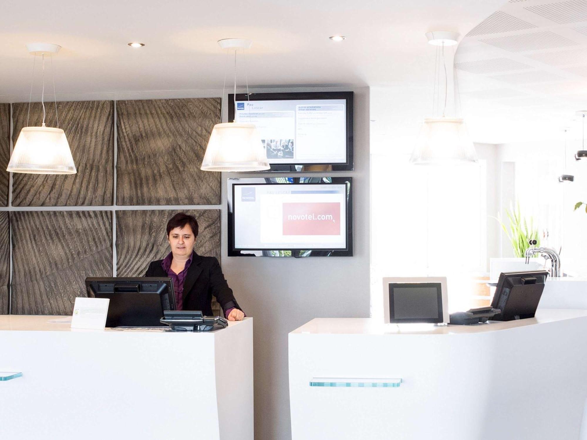 Novotel Pau Pyrenees Лескар Екстериор снимка