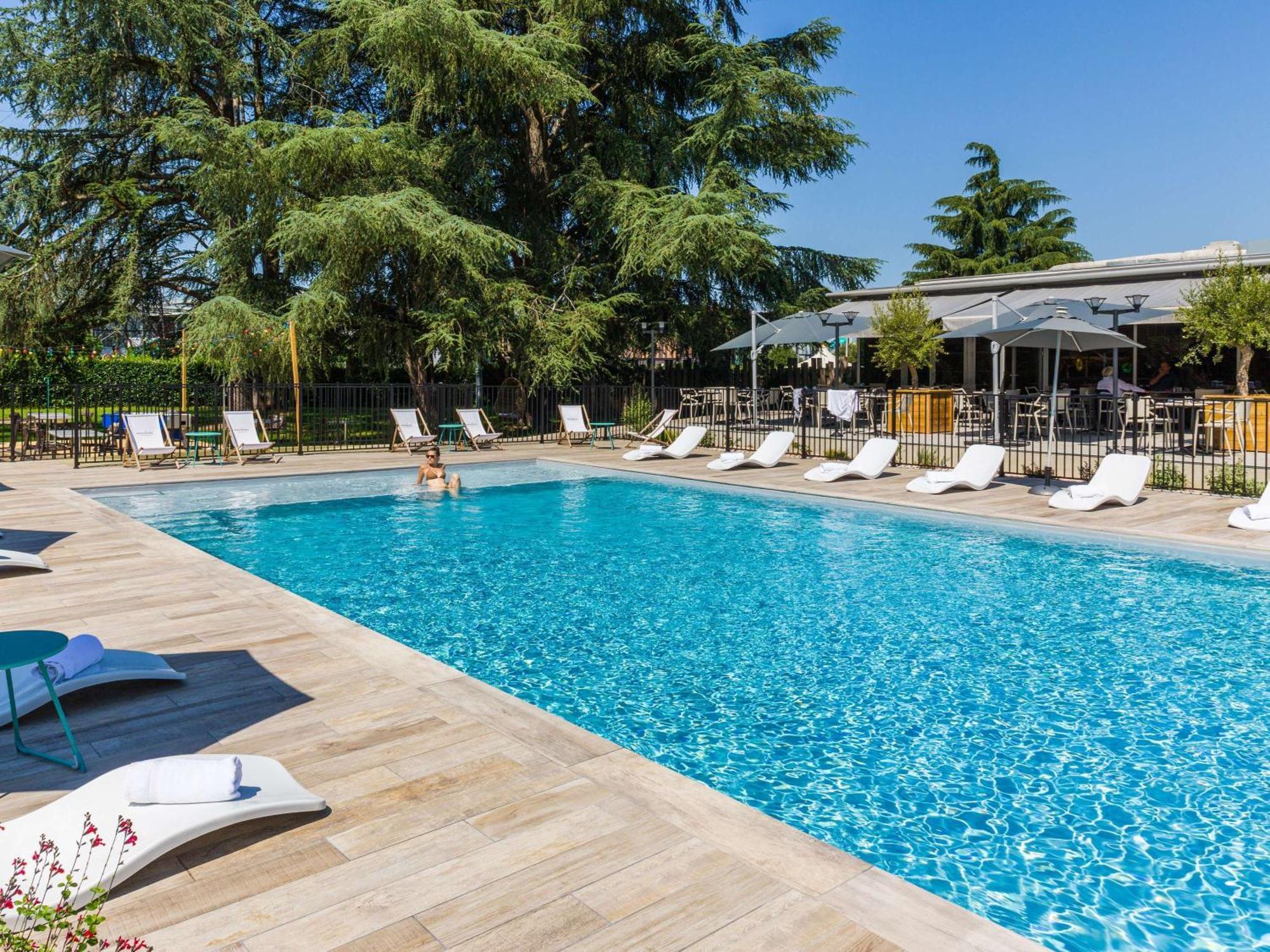 Novotel Pau Pyrenees Лескар Екстериор снимка