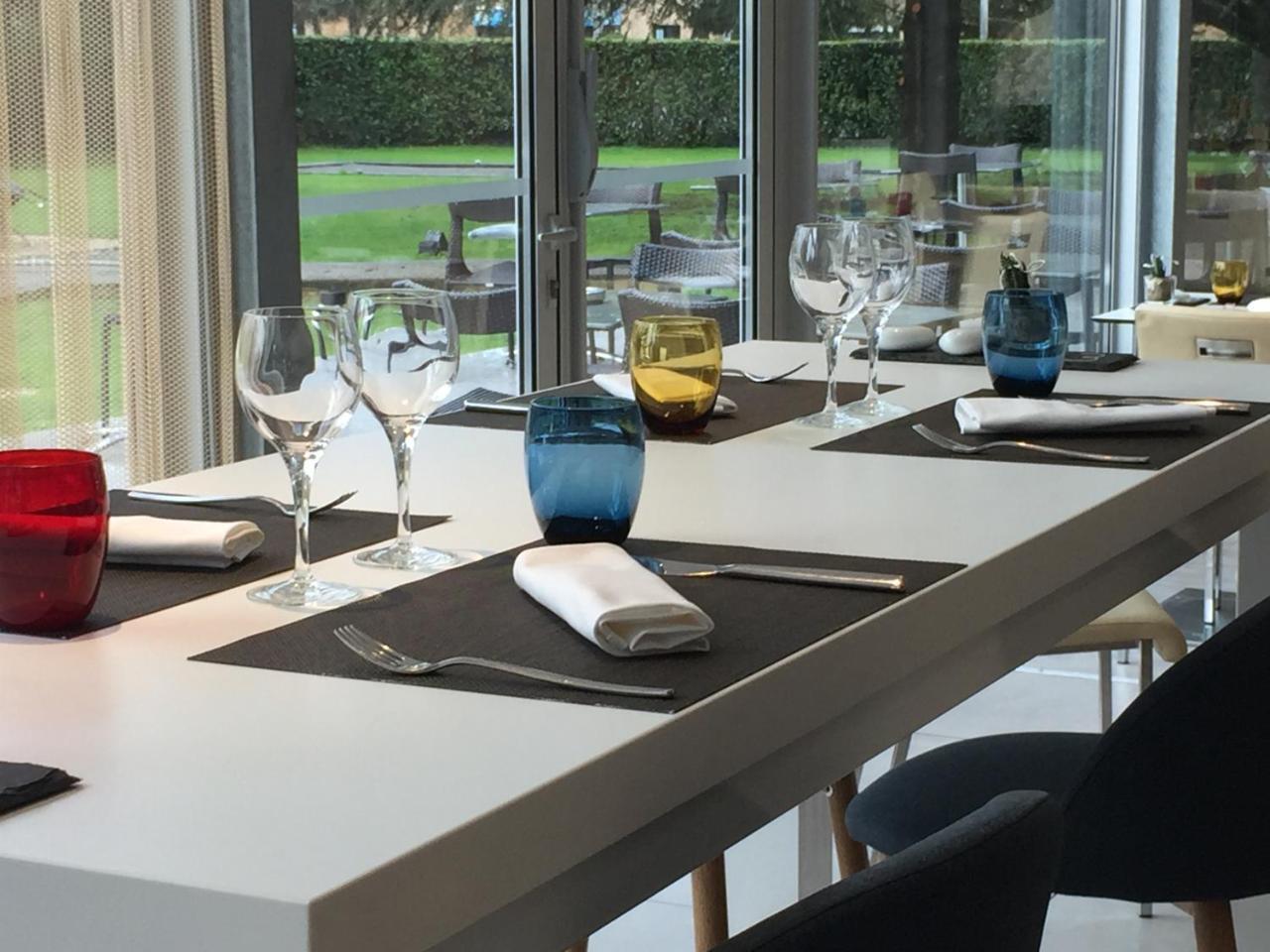 Novotel Pau Pyrenees Лескар Екстериор снимка