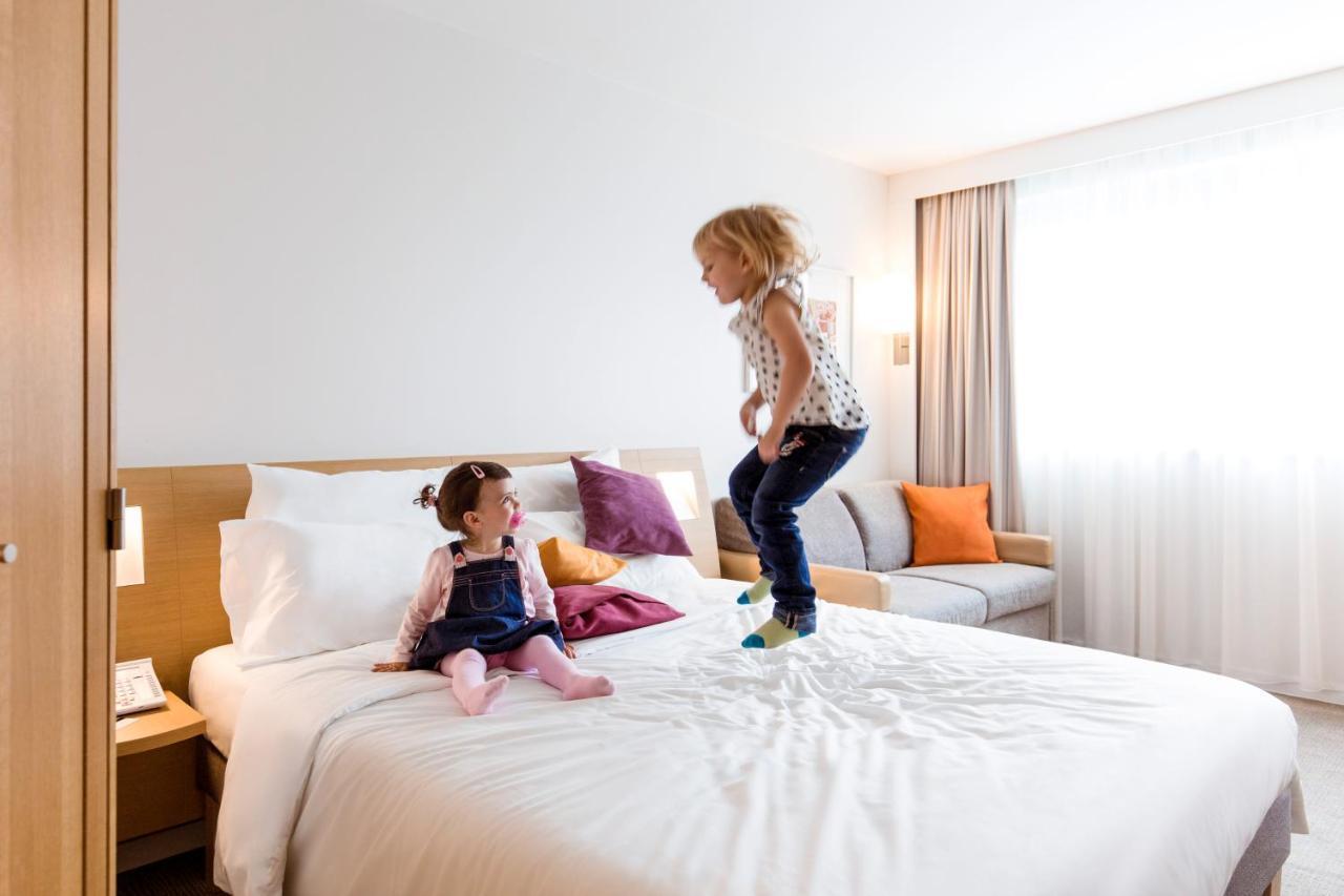 Novotel Pau Pyrenees Лескар Екстериор снимка